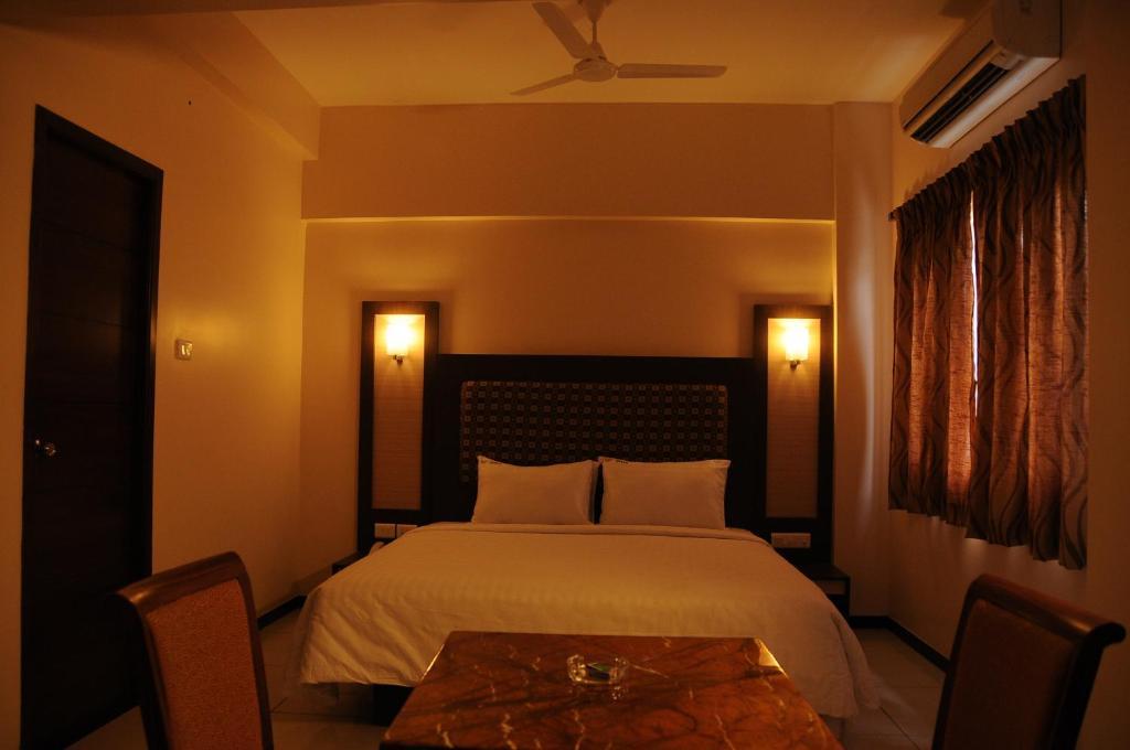 Hotel Viswas Tirupur Oda fotoğraf